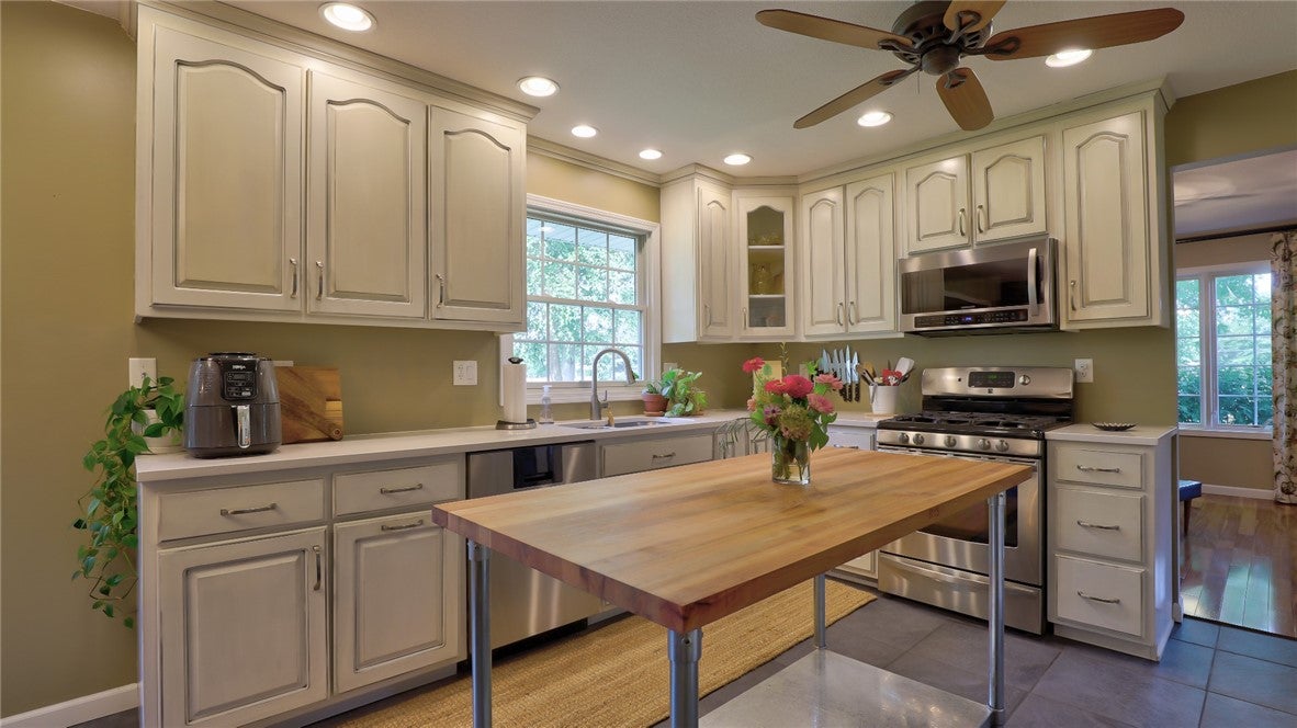 1712 Burning Tree Drive Decatur, IL 62521 - Photo 21 of 51 Gallery Image 21