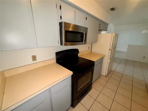 $2,495 | 117 Red Rose Circle, Orlando, FL 32835