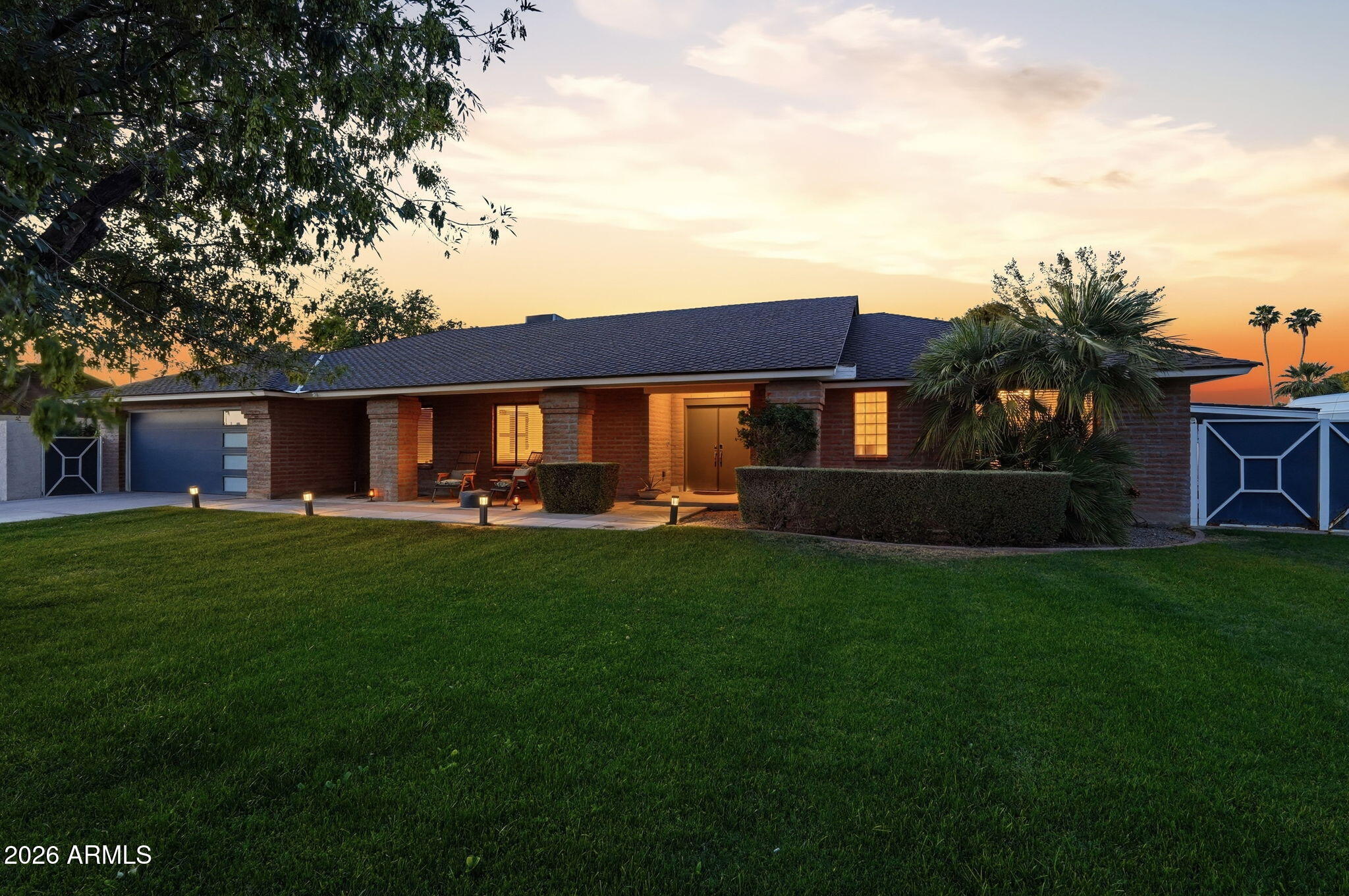 54 West Carver Road Tempe, AZ 85284 - Photo 2 of 38