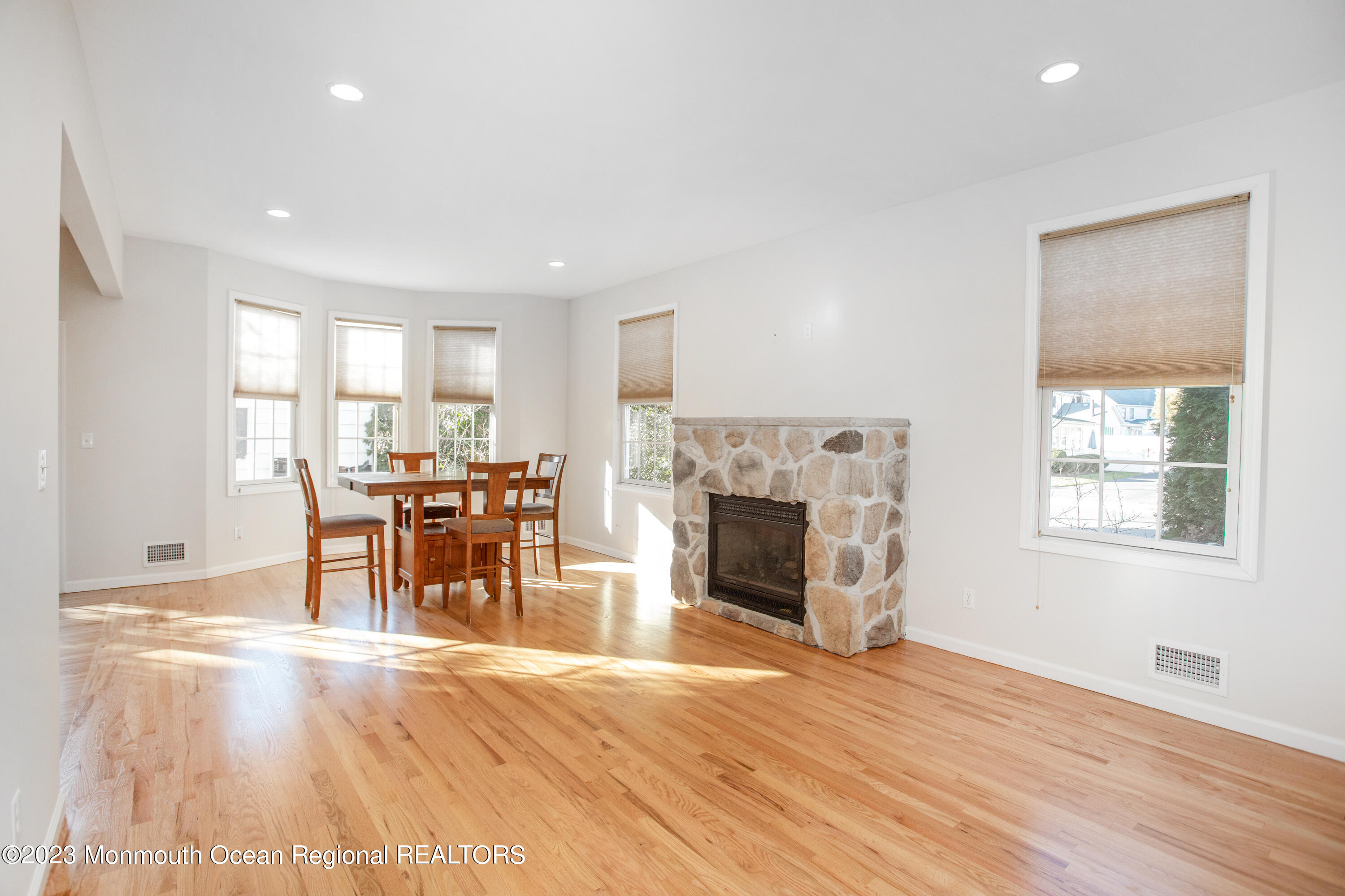 901 Wall Road Spring Lake Heights, NJ 07762 - Photo 13 of 33 Family Room/Dining Area