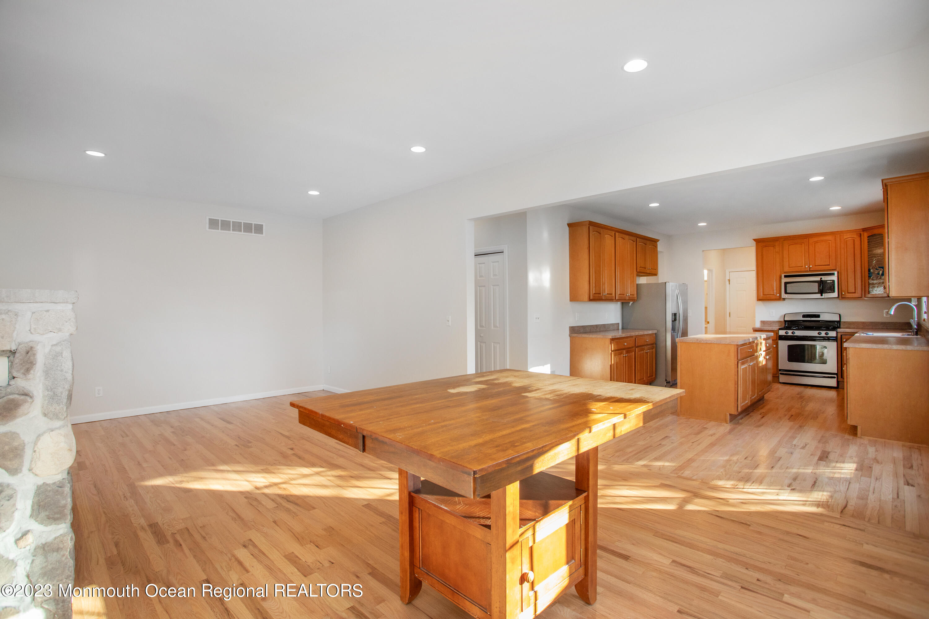 901 Wall Road Spring Lake Heights, NJ 07762 - Photo 16 of 33 88