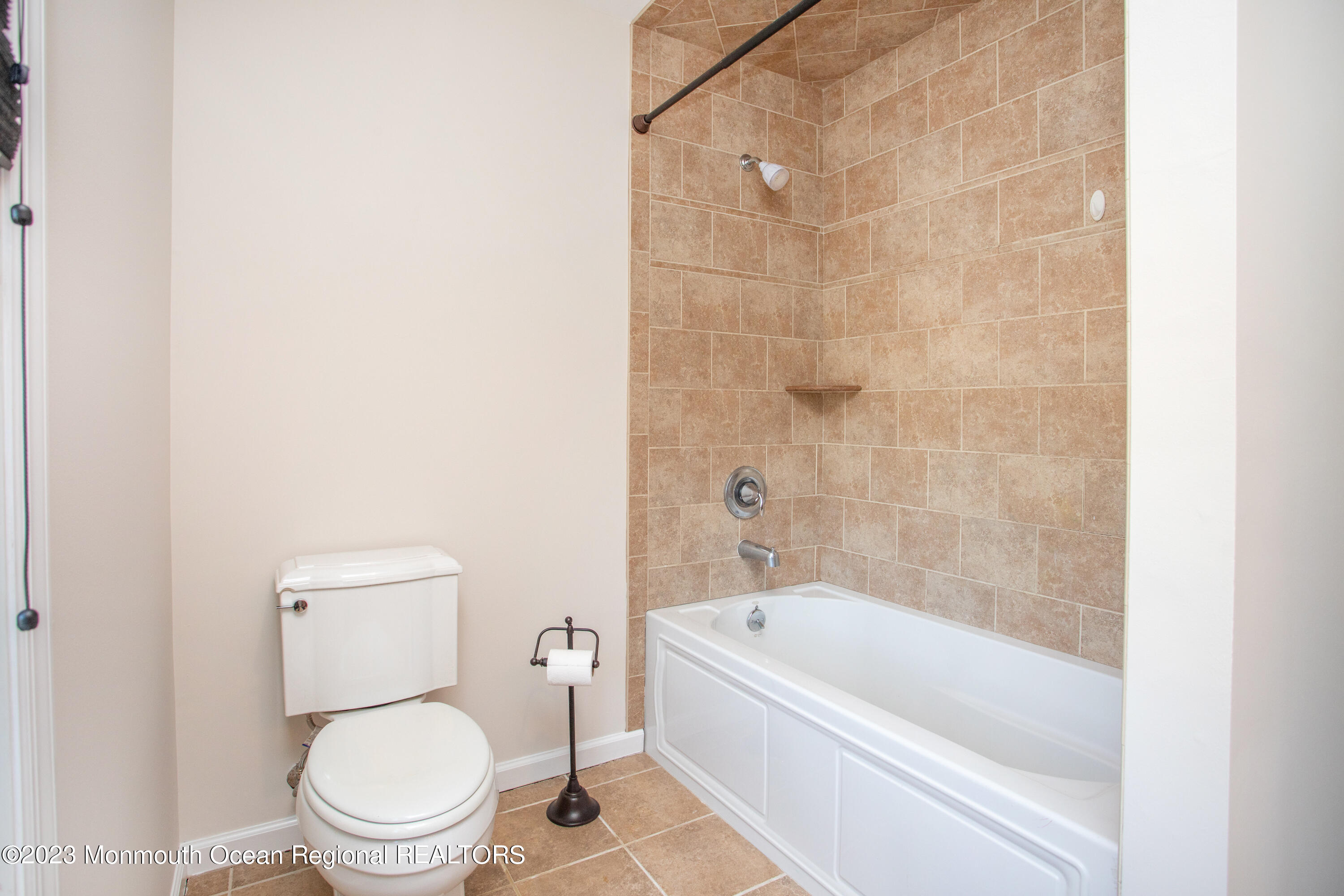 901 Wall Road Spring Lake Heights, NJ 07762 - Photo 30 of 33 2nd Floor Bath