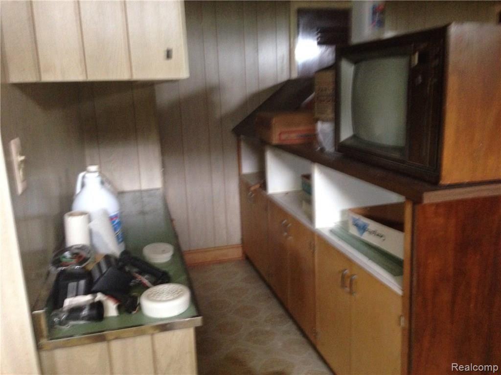 23800 Inkster Road New Boston, MI 48164 - Photo 16 of 28 image.jpg