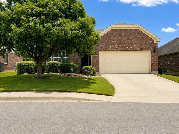 $2,400 | 26939 Bluewater Way, San Antonio, TX 78260