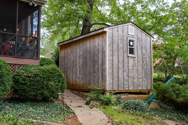 $900,000 | 1090 Timberlake Drive, Lynchburg, VA 24502