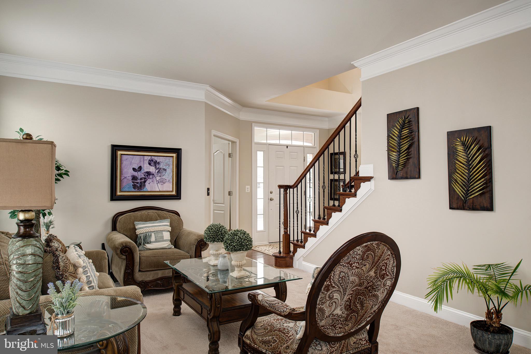 43142 Rocks Way Leesburg, VA 20176 - Photo 4 of 36 CROWN MOLDING AND UPDATED PAINT COLOR