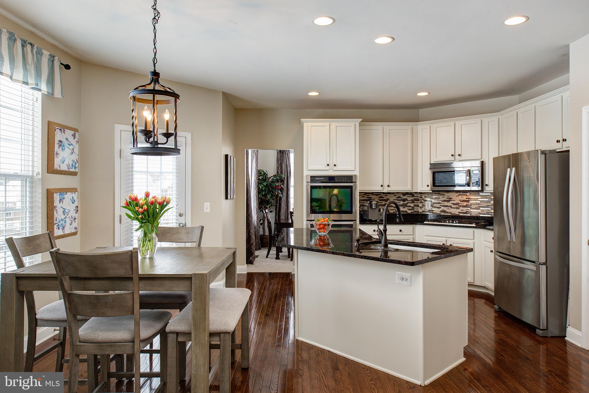 43142 Rocks Way Leesburg, VA 20176 - Photo 6 of 36 STAINLESS STEEL APP IN GOURMET KITCHEN W/EXTENSION