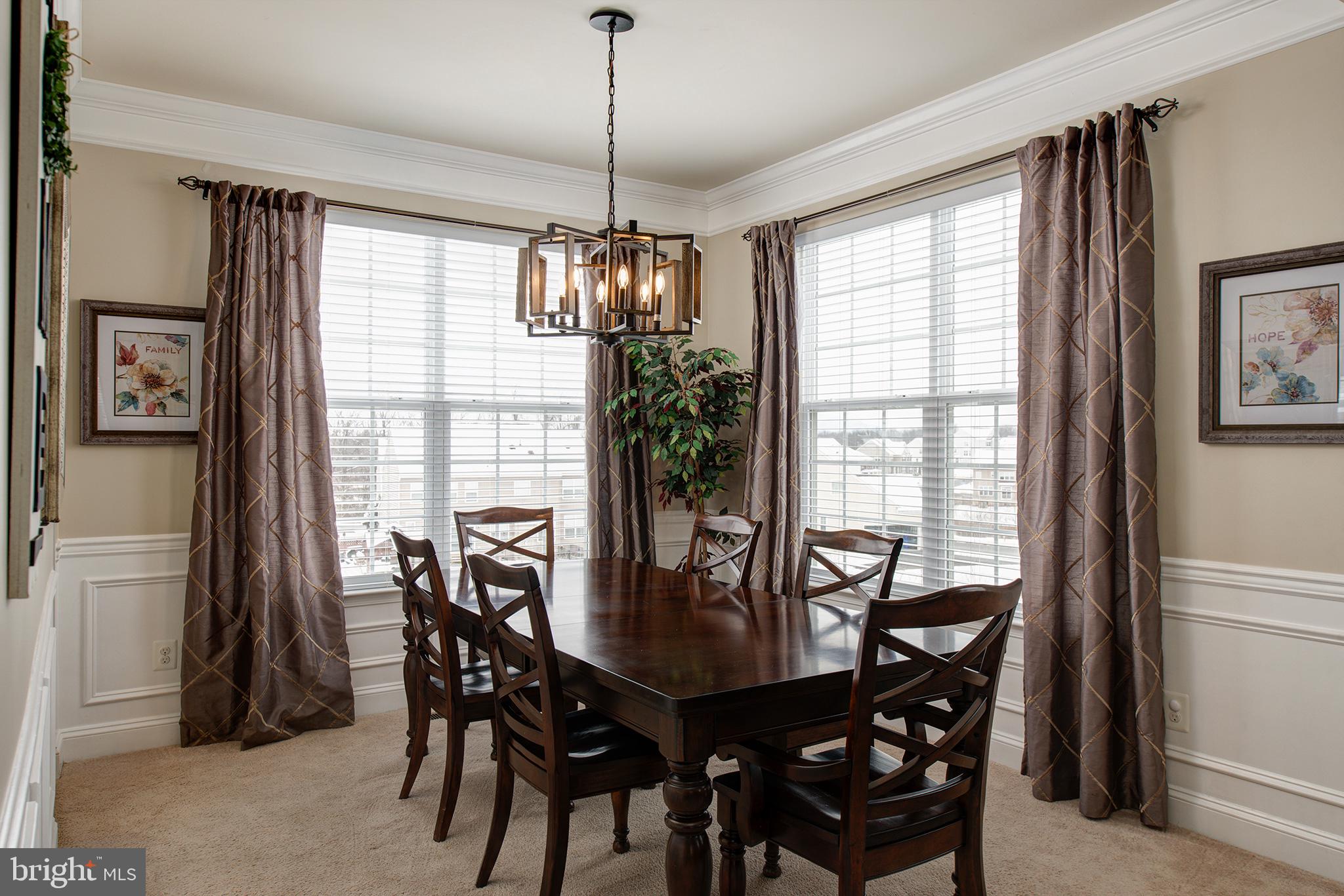 43142 Rocks Way Leesburg, VA 20176 - Photo 9 of 36 WAINSCOTTING IN THE DINING ROOM