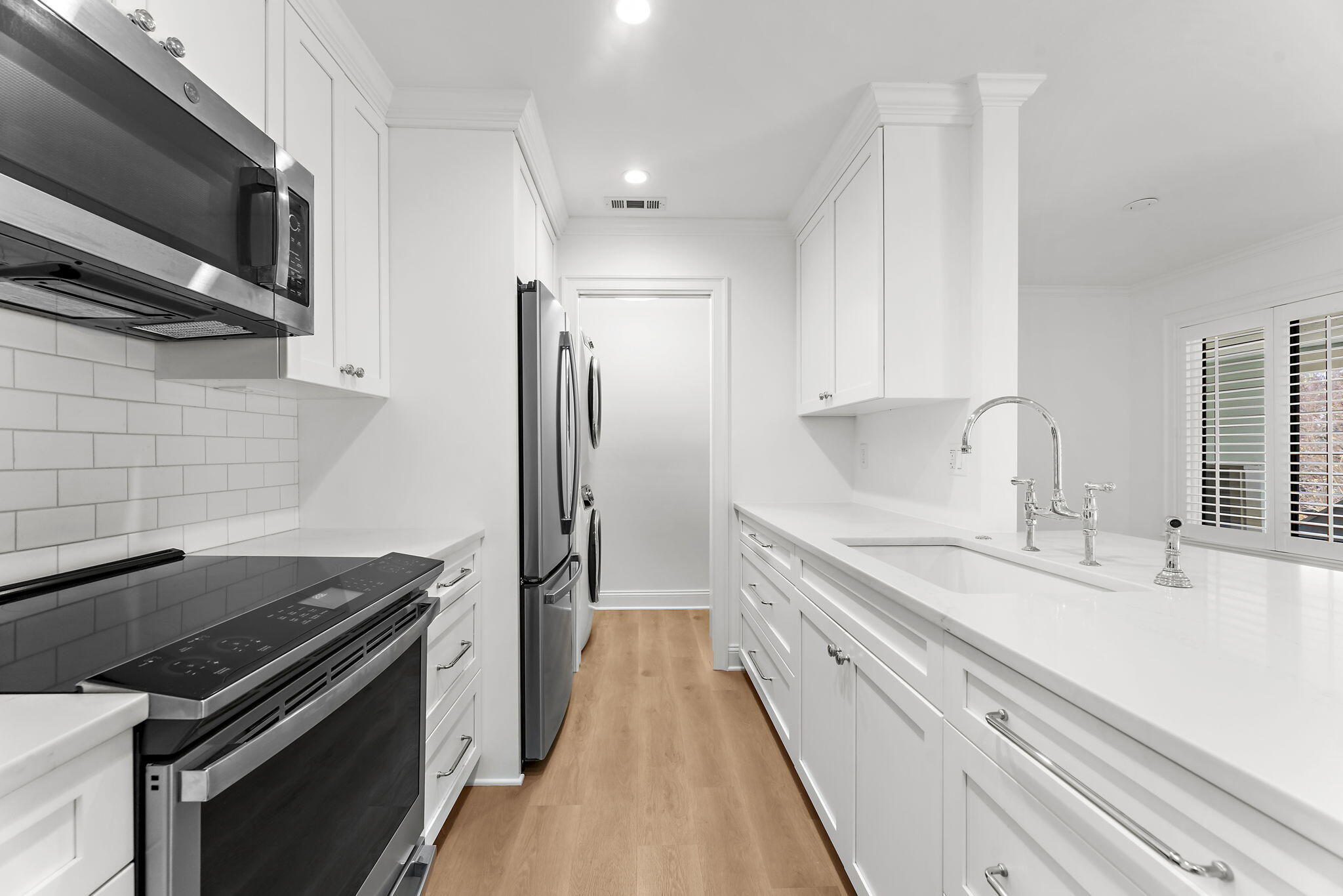 1481 Center Street, Unit 703 Mount Pleasant, SC 29464 - Photo 12 of 33 11-web-or-mls-DSC04426