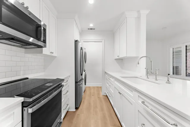 $2,000 | 1481 Center Street, Unit 703, Mount Pleasant, SC 29464