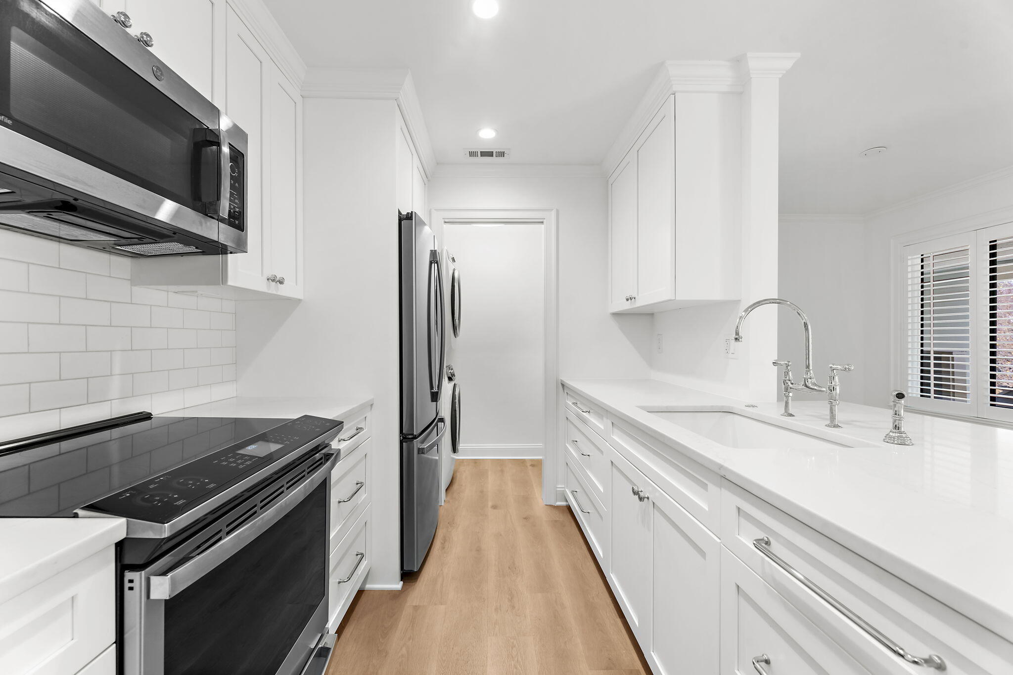 1481 Center Street, Unit 703 Mount Pleasant, SC 29464 - Photo 13 of 33 12-web-or-mls-DSC04431