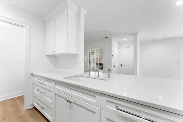 $2,000 | 1481 Center Street, Unit 703, Mount Pleasant, SC 29464