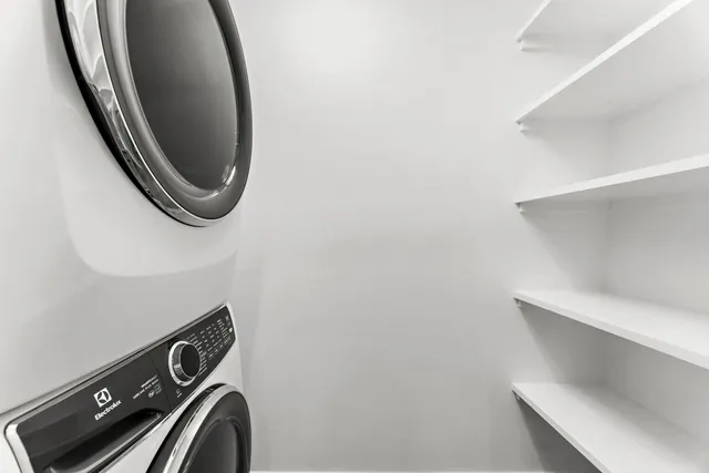 $2,000 | 1481 Center Street, Unit 703, Mount Pleasant, SC 29464