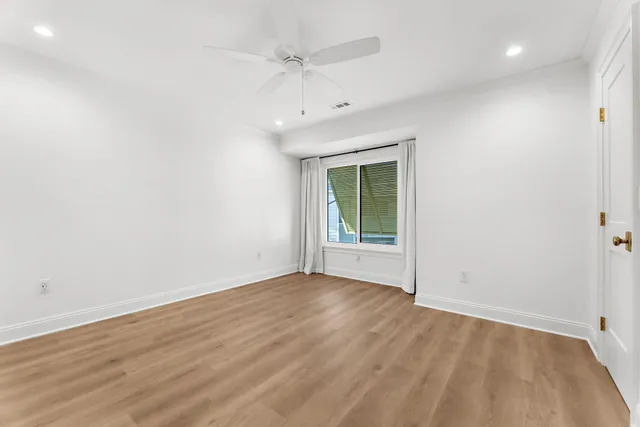 $2,000 | 1481 Center Street, Unit 703, Mount Pleasant, SC 29464