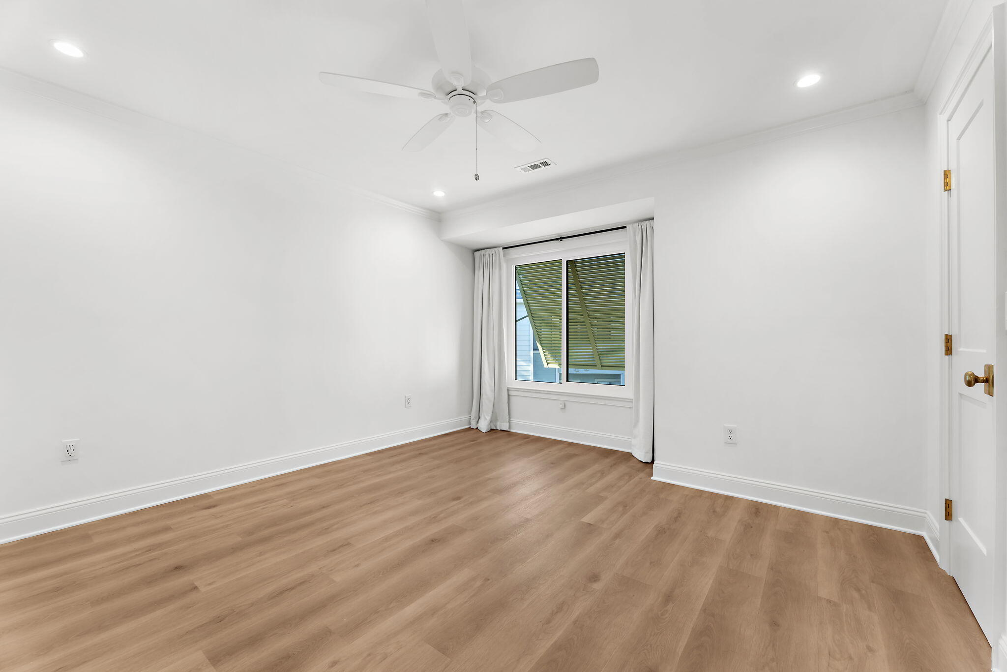 1481 Center Street, Unit 703 Mount Pleasant, SC 29464 - Photo 18 of 33 21-web-or-mls-DSC04476