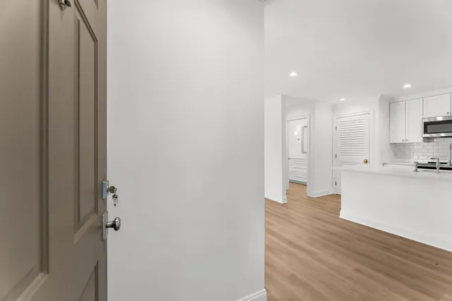 $2,000 | 1481 Center Street, Unit 703, Mount Pleasant, SC 29464