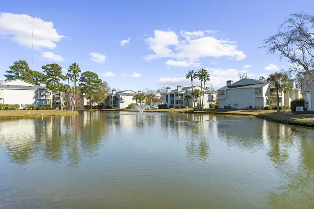 $2,000 | 1481 Center Street, Unit 703, Mount Pleasant, SC 29464