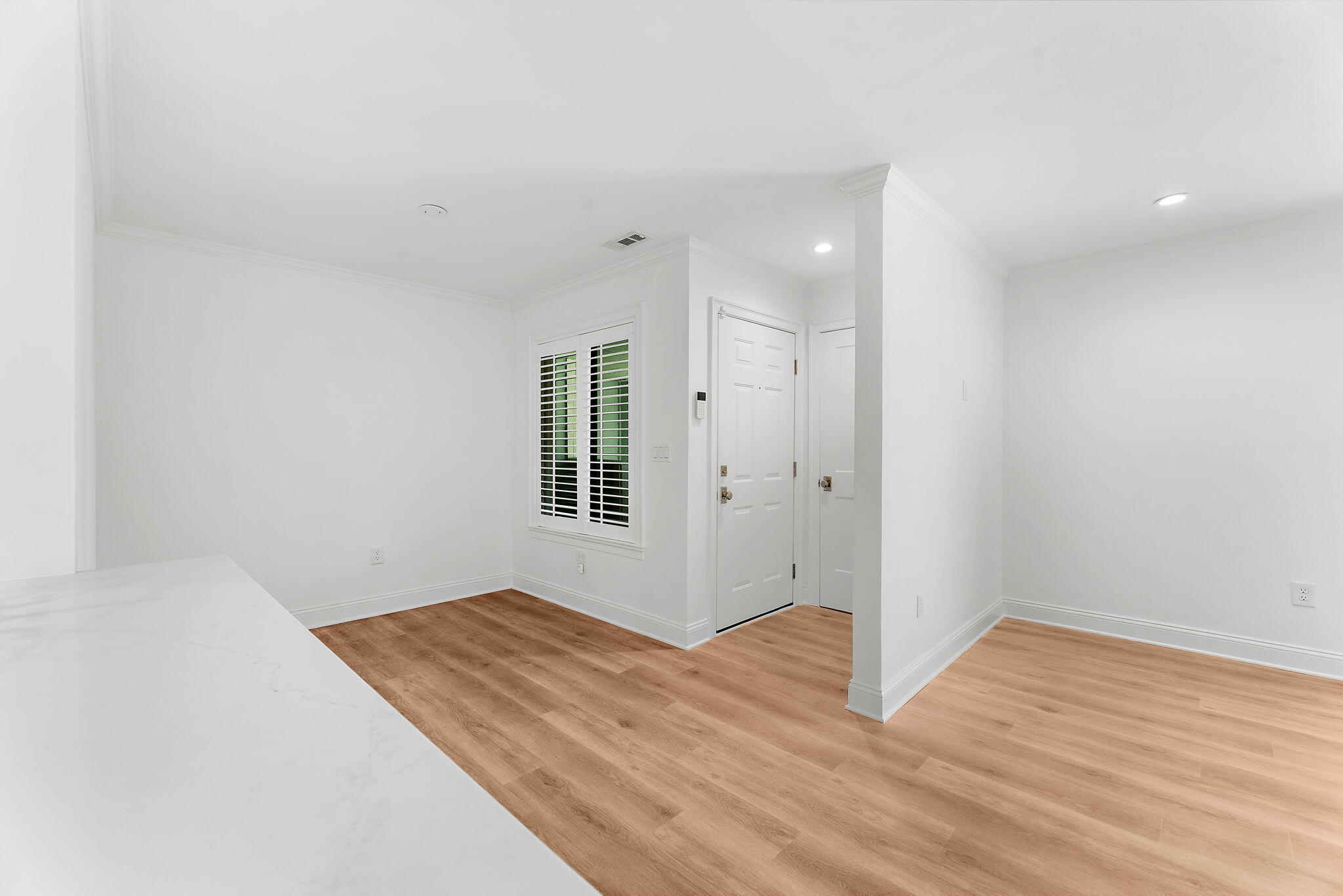 1481 Center Street, Unit 703 Mount Pleasant, SC 29464 - Photo 5 of 33 4-web-or-mls-DSC04391