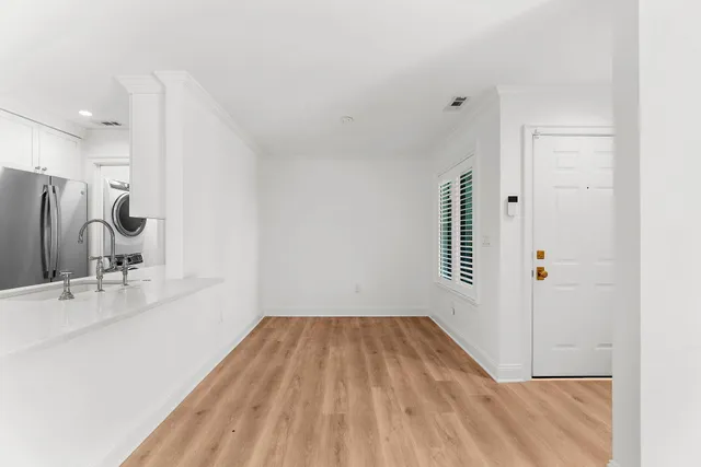 $2,000 | 1481 Center Street, Unit 703, Mount Pleasant, SC 29464