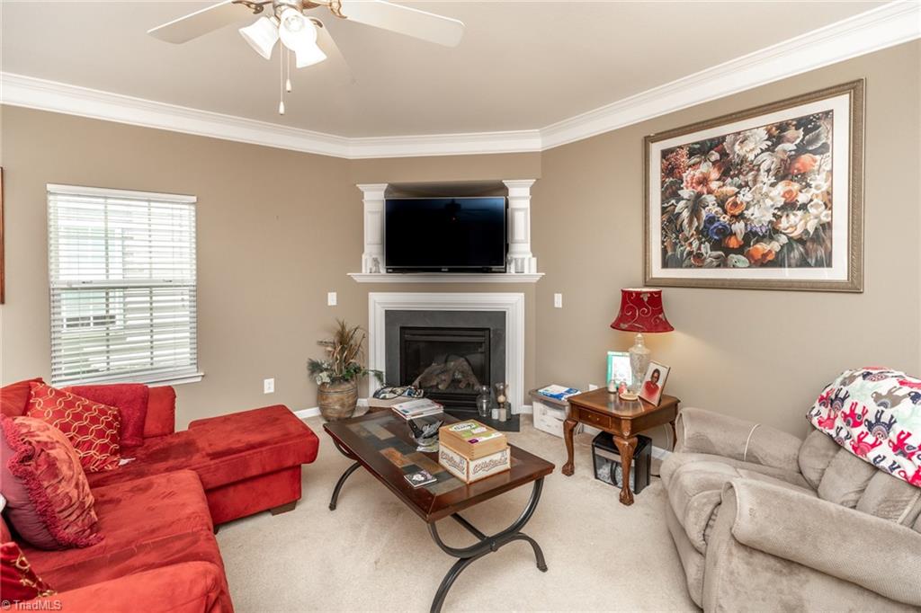 729 Spinning Wheel Point High Point, NC 27265 - Photo 4 of 31 Gallery Image 4