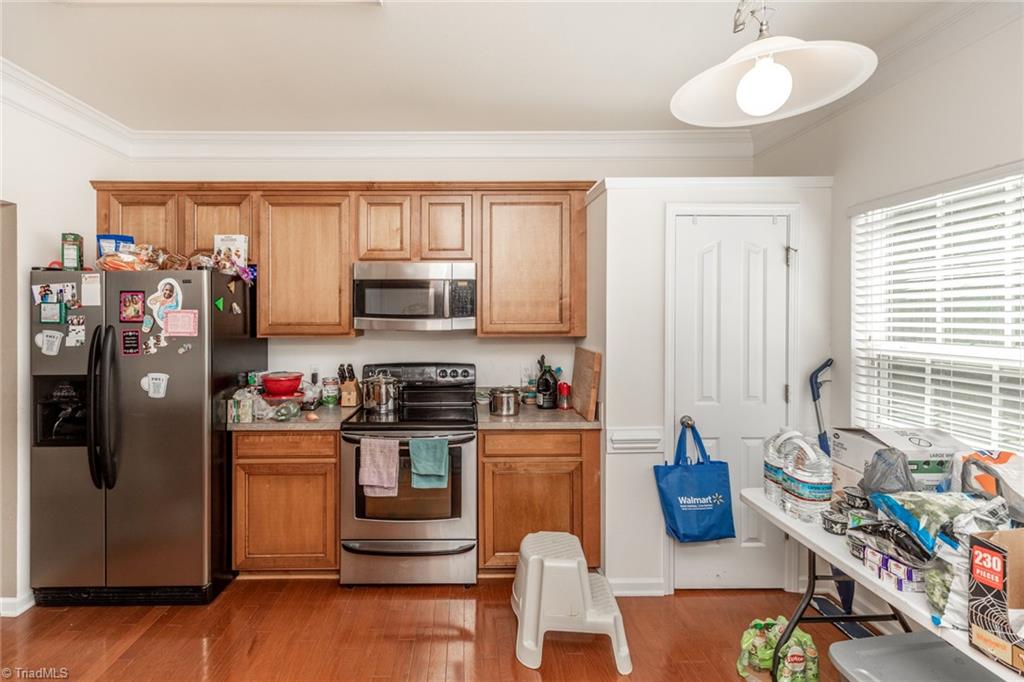 729 Spinning Wheel Point High Point, NC 27265 - Photo 7 of 31 Gallery Image 7
