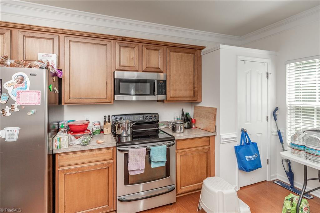 729 Spinning Wheel Point High Point, NC 27265 - Photo 8 of 31 Gallery Image 8