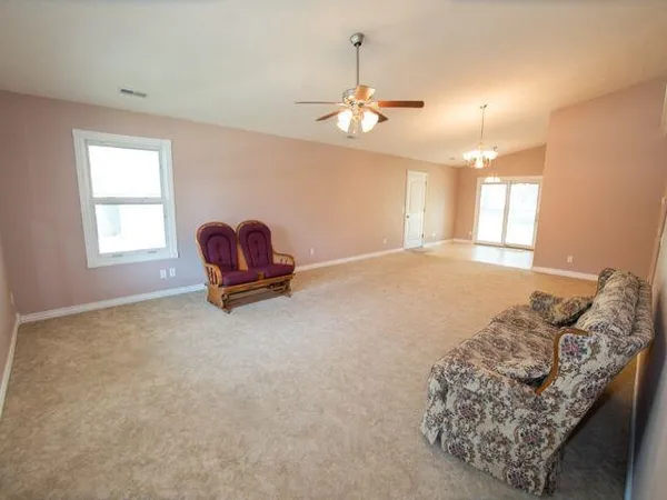 $165,000 | 602 Lawrence Avenue, Durham, KS 67438