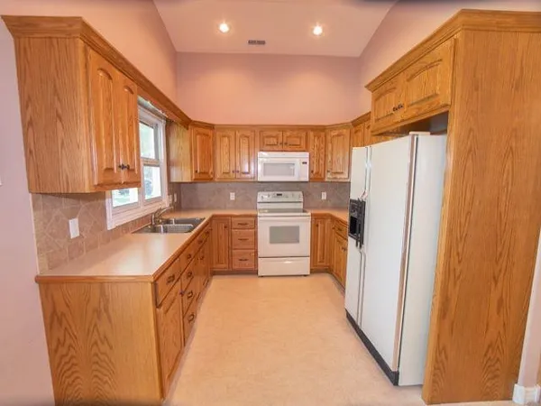 $165,000 | 602 Lawrence Avenue, Durham, KS 67438