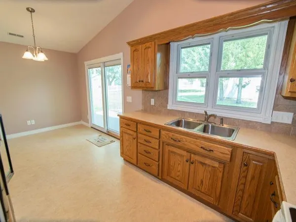 $165,000 | 602 Lawrence Avenue, Durham, KS 67438