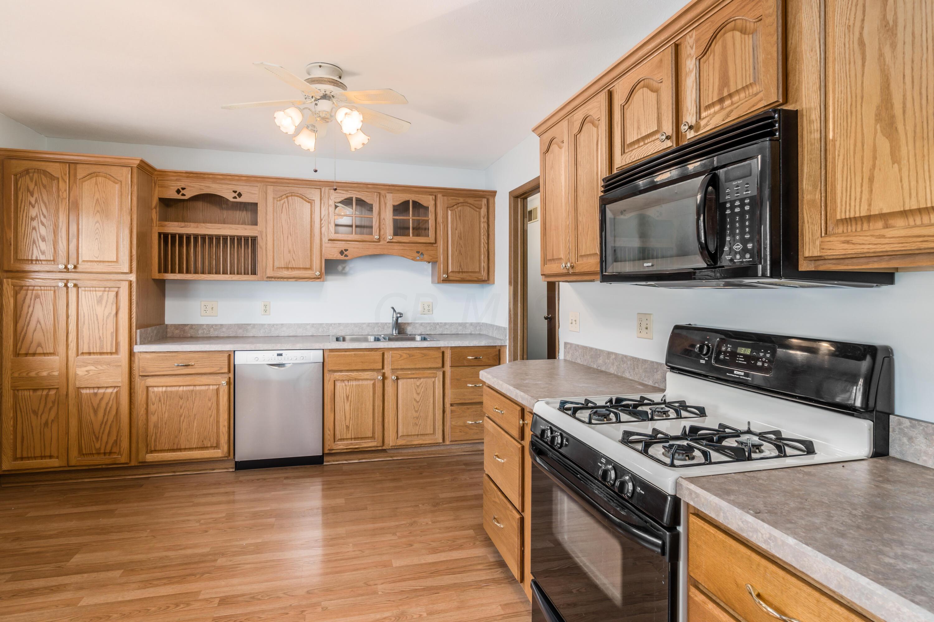 252 Dunchurch Road Columbus, OH 43230 - Photo 15 of 37 S_-_252_Dunchurch_Rd_-_028
