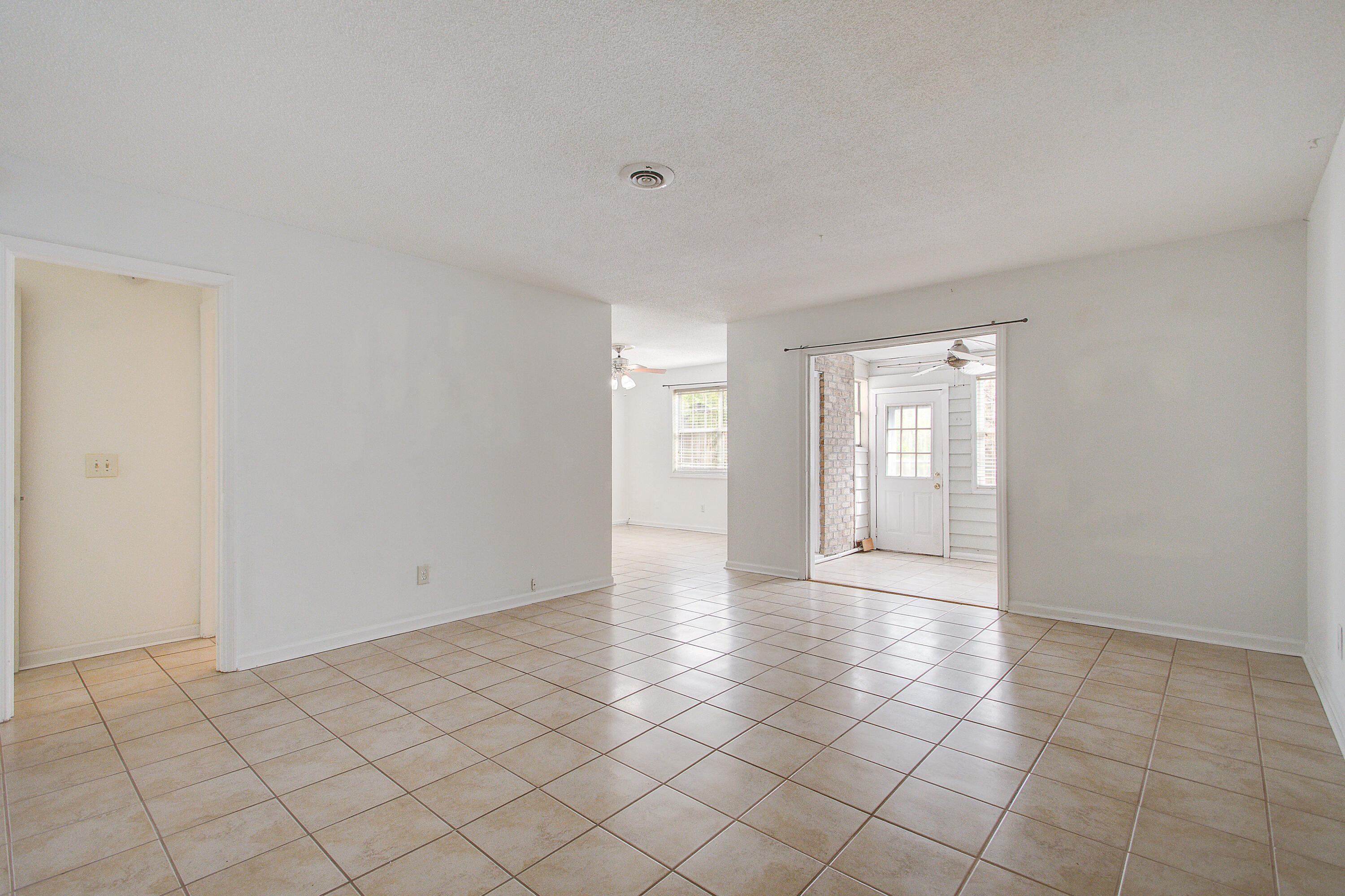 47 Rivers Point Row, Unit 3 Charleston, SC 29412 - Photo 3 of 31 47 (2)