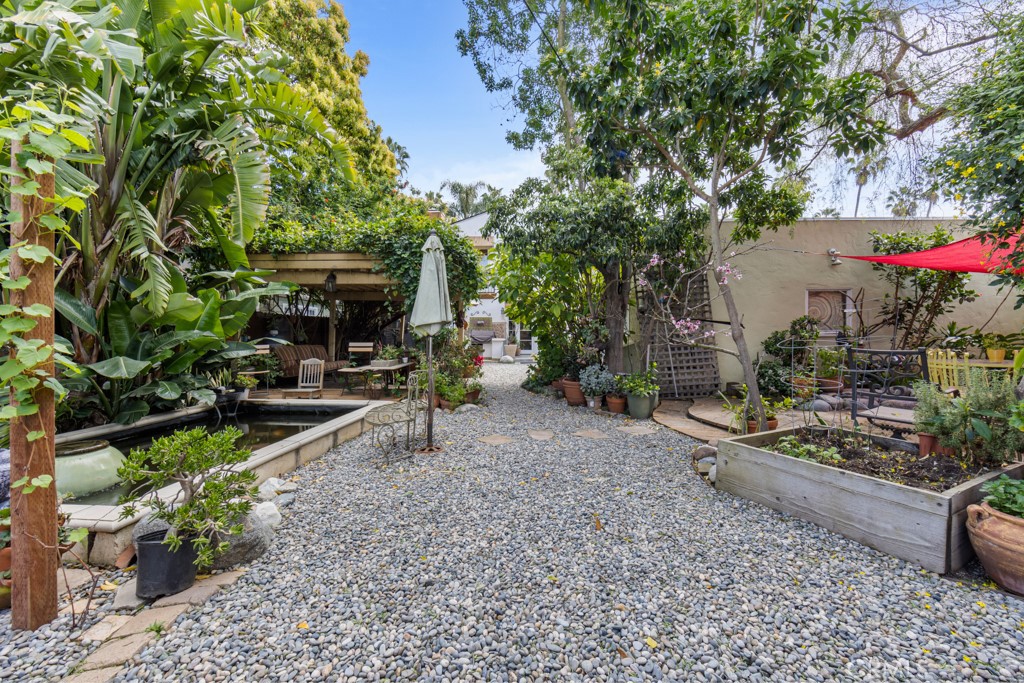 4031 Pine Avenue Long Beach, CA 90807 - Photo 66 of 70 a view of outdoor space and yard