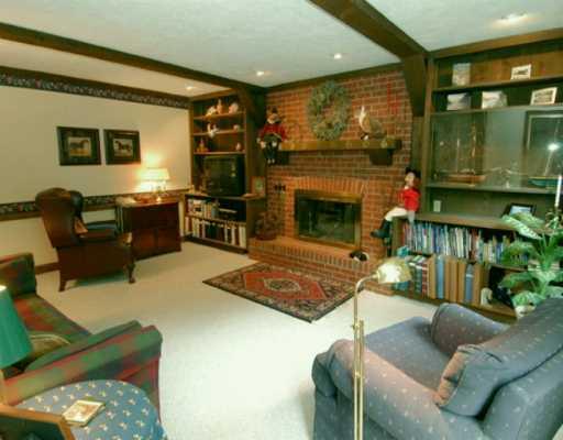 9349 North Florence Road Pittsburgh, PA 15237 - Photo 4 of 7 Den/Family/Great Room.