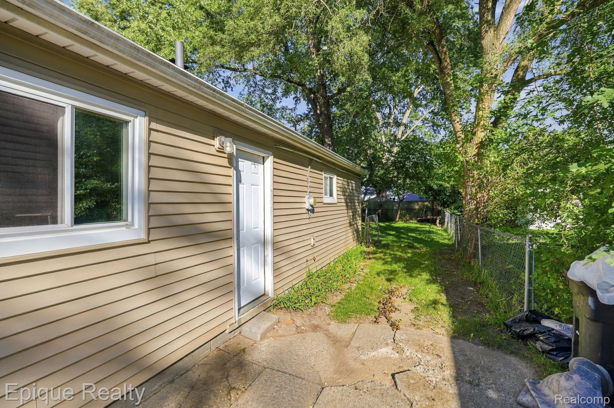 1962 Leitch Road Ferndale, MI 48220 - Photo 19 of 25 4-web-or-mls-DSC01150.jpg