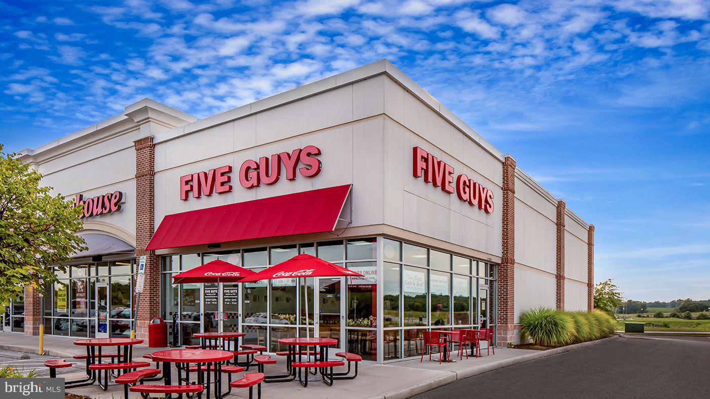 451 Presidents Pointe Avenue Ranson, WV 25438 - Photo 32 of 40 a view of cafe with sitting area