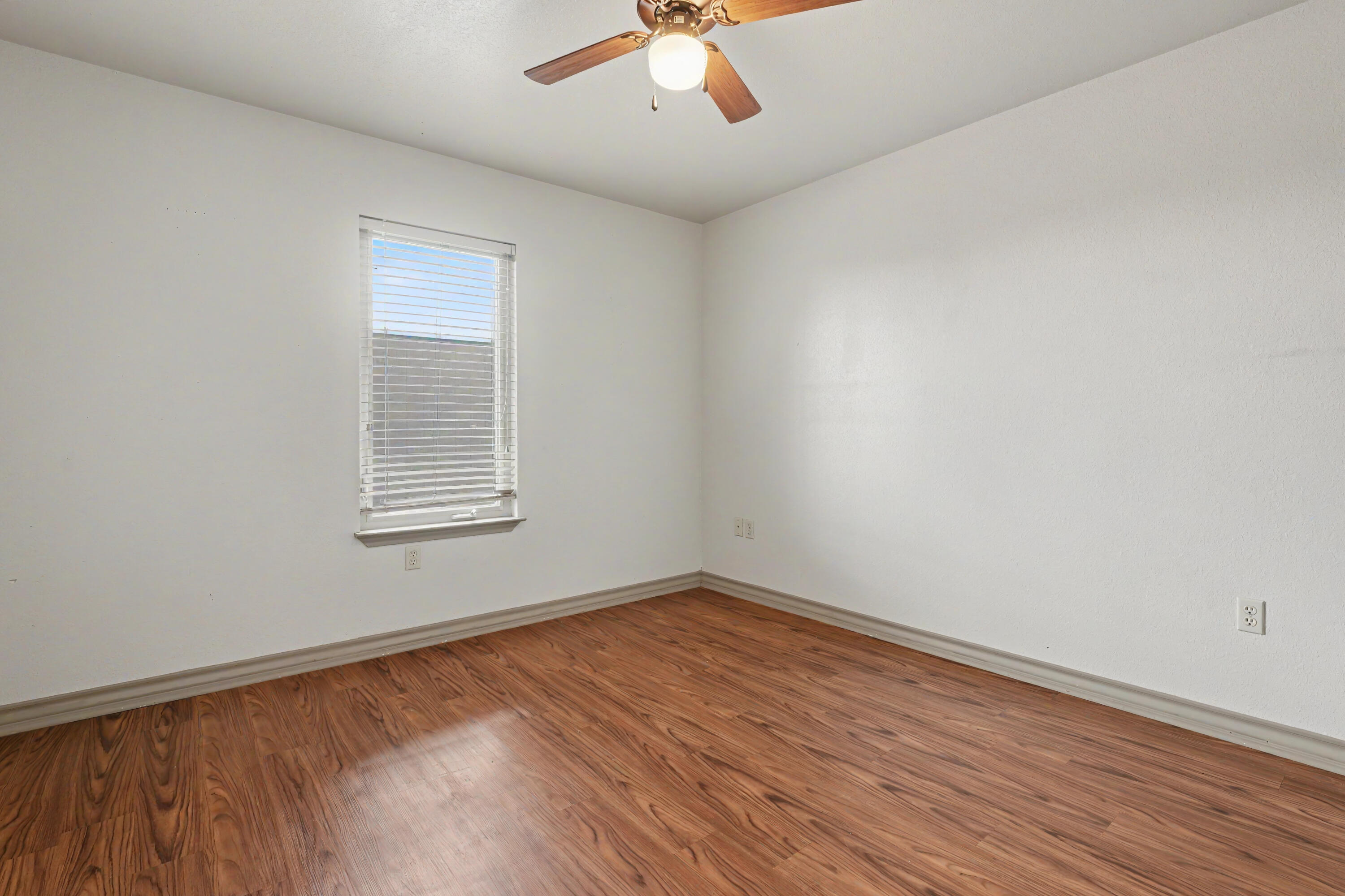 805 South 23rd Street Slaton, TX 79364 - Photo 15 of 22 DSC06912