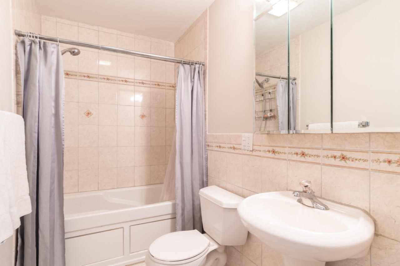 486 Cayuga Road Benton Harbor, MI 49022 - Photo 8 of 18 486 Cayuga-7