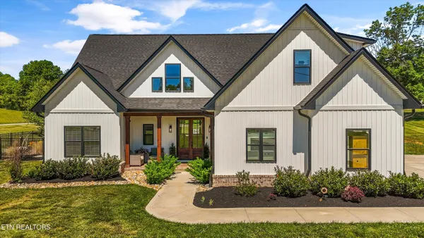 $1,099,900 | 8233 Tazewell Pike, Corryton, TN 37721