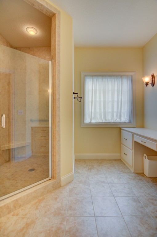 2930 Augusta Avenue Decatur, IL 62521 - Photo 18 of 28 a view of a kitchen with a sink and a bath tub