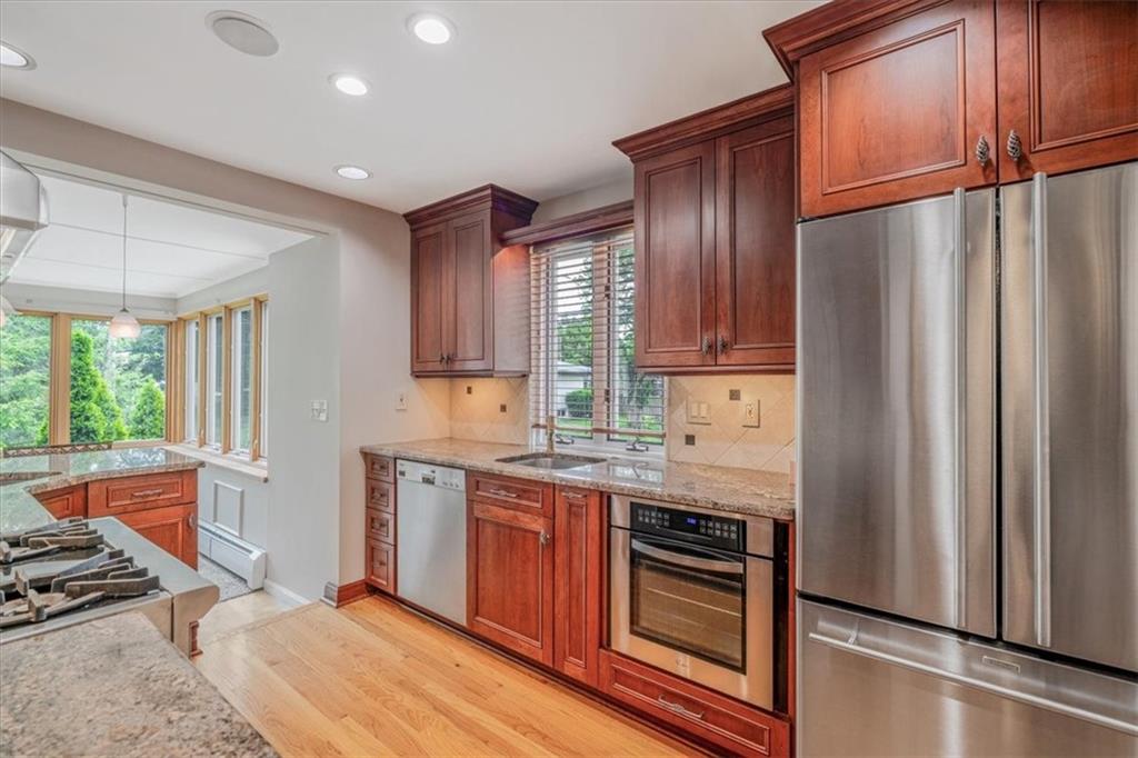 14 Elmhurst Road Green Tree, PA 15220 - Photo 13 of 50 Kitchen