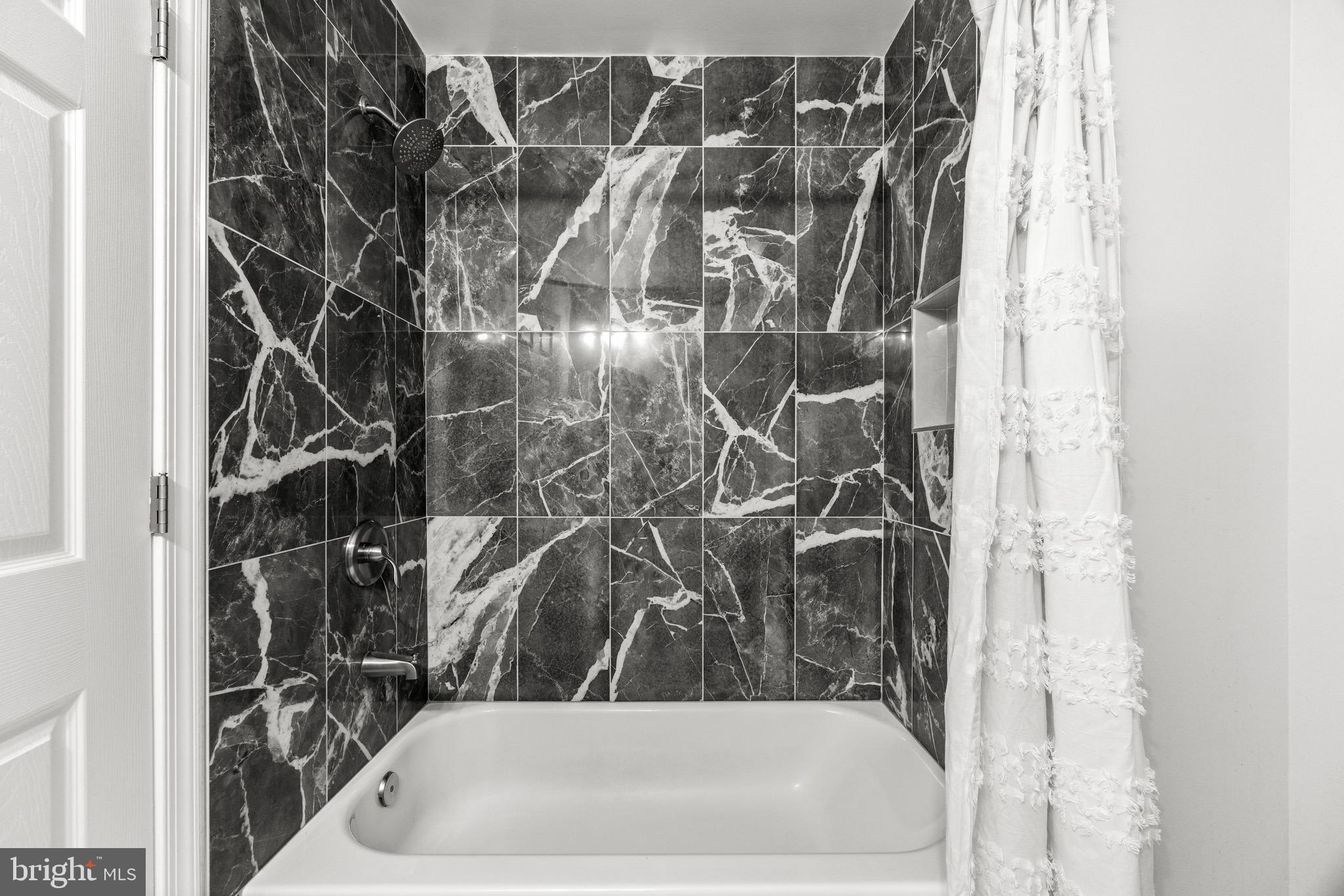 91 Ridgelawn Road, Unit A Reisterstown, MD 21136 - Photo 17 of 31 Upstairs full bathroom