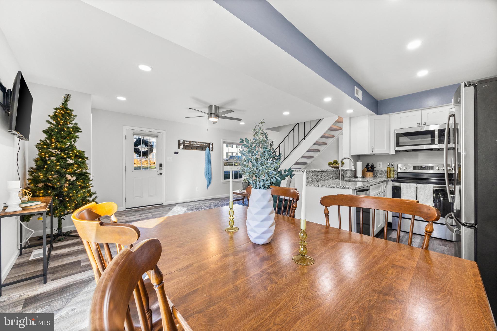 91 Ridgelawn Road, Unit A Reisterstown, MD 21136 - Photo 9 of 31 Dining room & kitchen