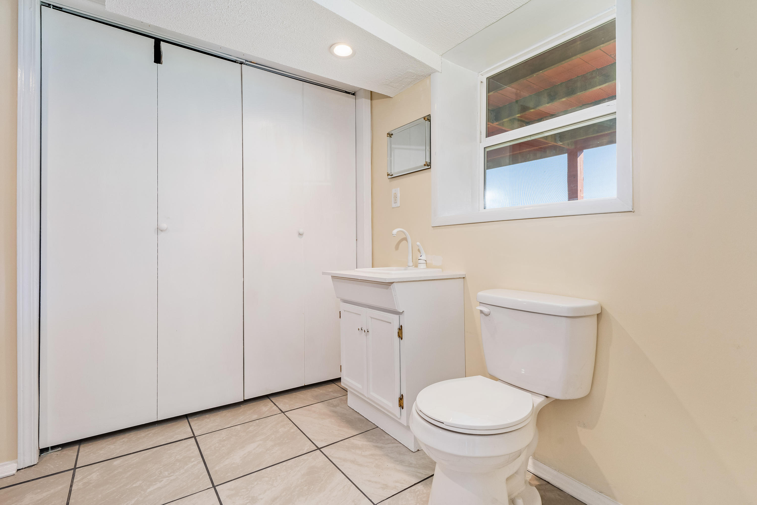 6002 Reedy Creek Road Bristol, VA 24202 - Photo 20 of 26 BATH 2