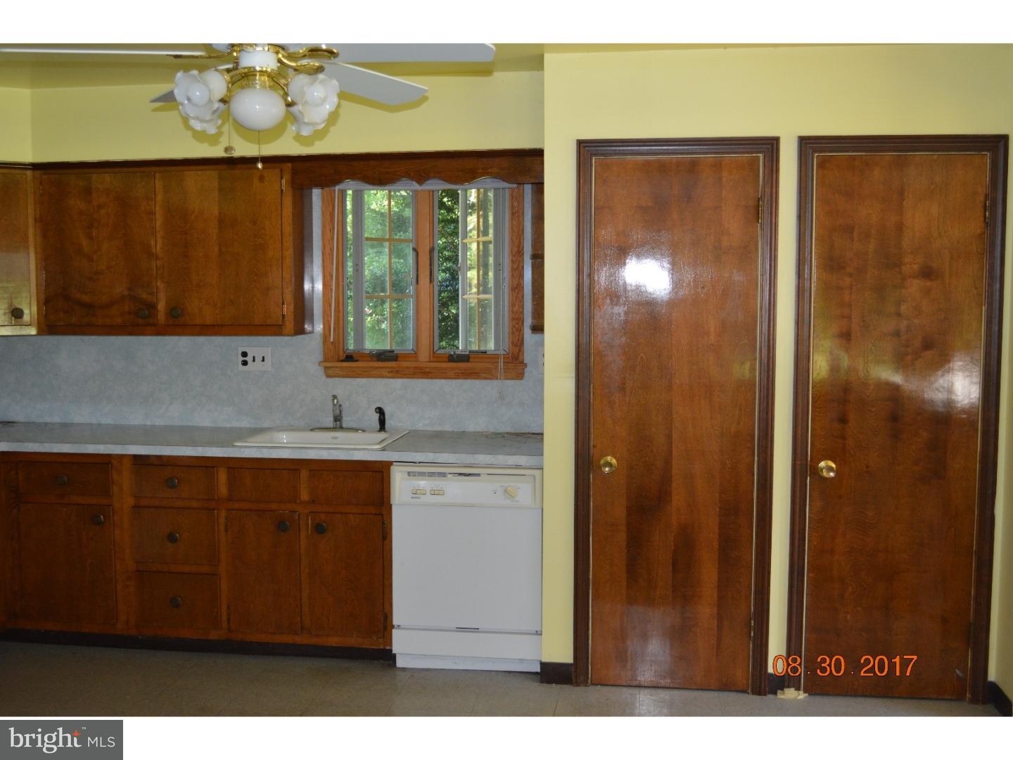 1931 Brandon Road Norristown, PA 19403 - Photo 8 of 25 Kitchen