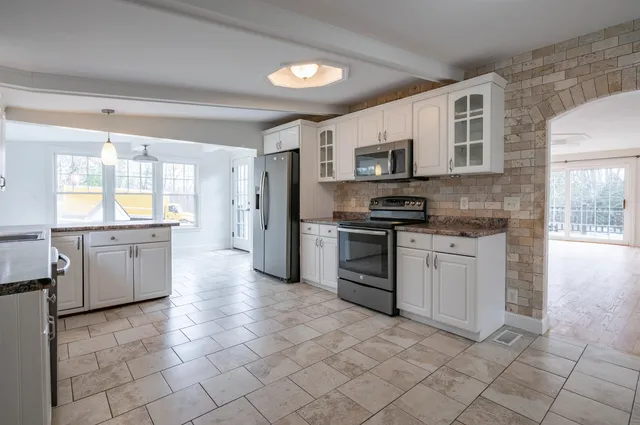 $675,000 | 94 Lakeshore Drive, Northwood, NH 03261