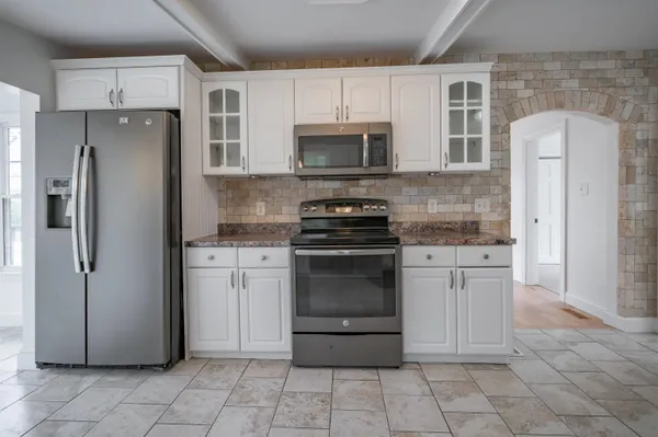 $675,000 | 94 Lakeshore Drive, Northwood, NH 03261