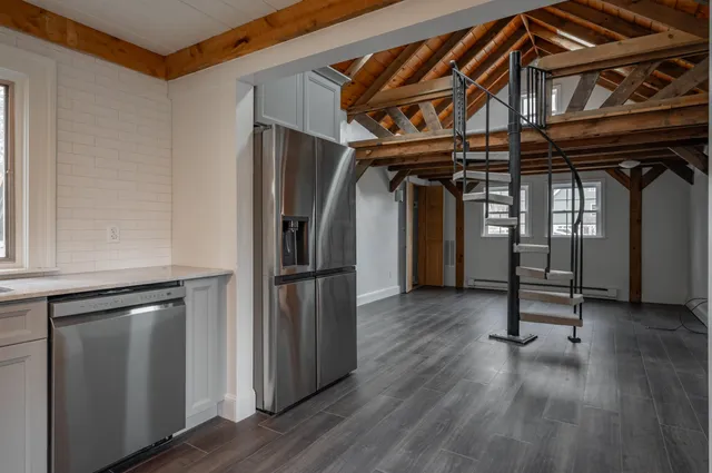 $675,000 | 94 Lakeshore Drive, Northwood, NH 03261