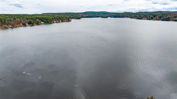 $675,000 | 94 Lakeshore Drive, Northwood, NH 03261