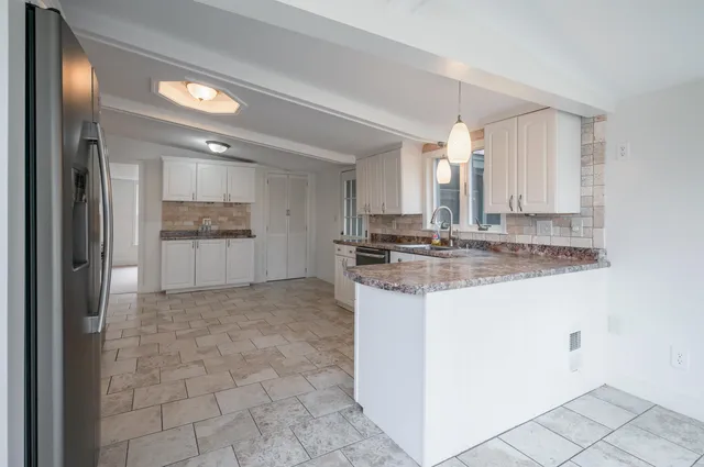 $675,000 | 94 Lakeshore Drive, Northwood, NH 03261