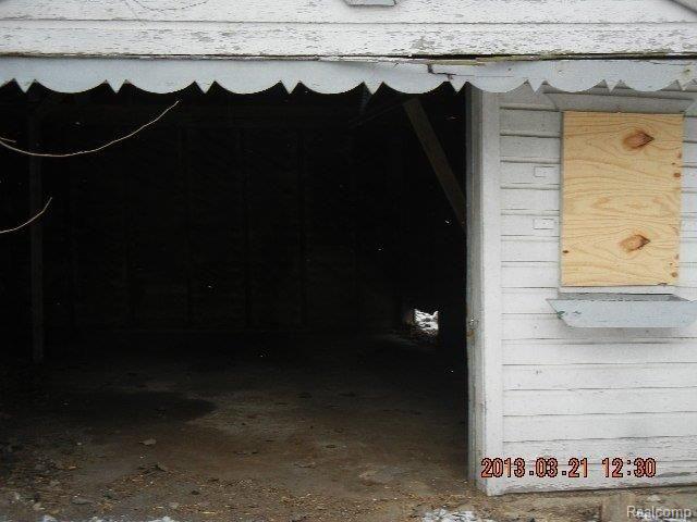18479 Sunderland Road Detroit, MI 48219 - Photo 8 of 12 Sunderland garage.jpeg